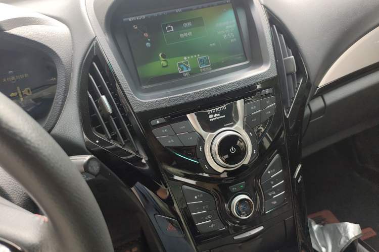 Used BYD Qin New Energy 2015 1.5T Dual-Crown Flagship Edition Audio And AC Panel