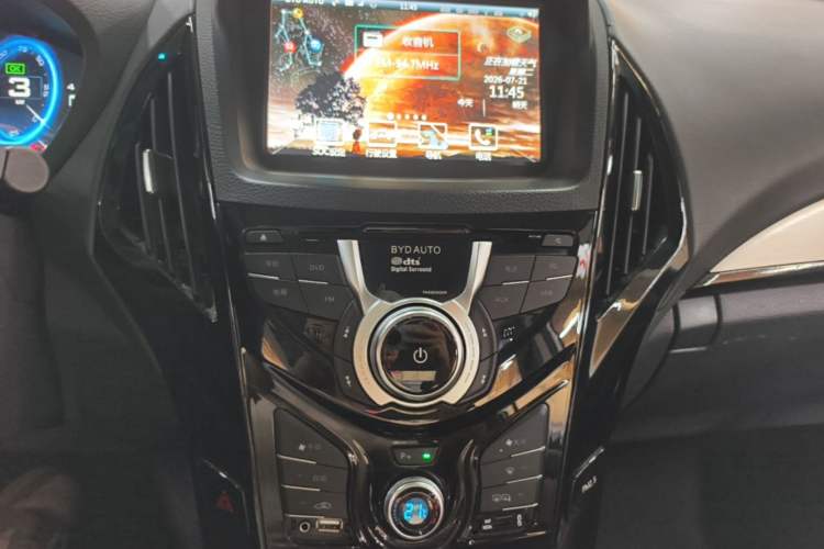Used BYD Qin New Energy 2015 1.5T Dual-Crown Flagship Edition Audio And AC Panel
