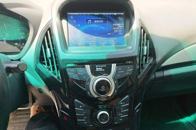 Used BYD Qin New Energy 2015 1.5T Dual-Crown Flagship Plus Edition Audio And AC Panel