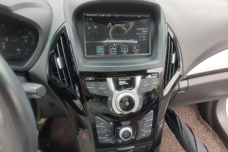 Used BYD Qin New Energy 2015 1.5T Dual-Crown Flagship Plus Edition Audio And AC Panel
