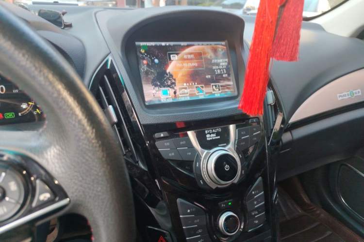 Used BYD Qin New Energy 2015 1.5T Dual-Crown Flagship Plus Edition Audio And AC Panel