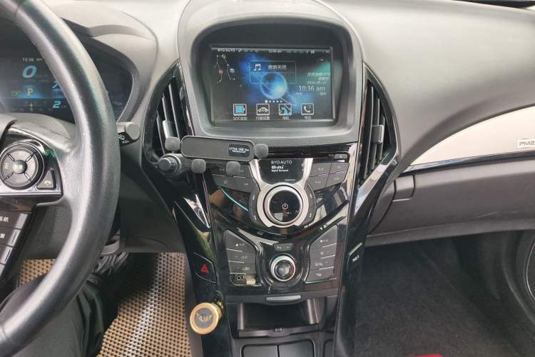 Used BYD Qin New Energy 2015 1.5T Dual-Crown Flagship Plus Edition Audio And AC Panel