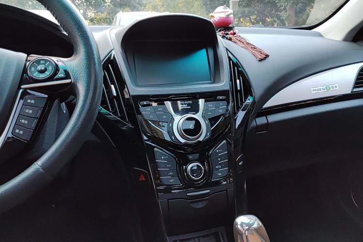 Used BYD Qin New Energy 2015 1.5T Dual-Crown Flagship Plus Edition Audio And AC Panel