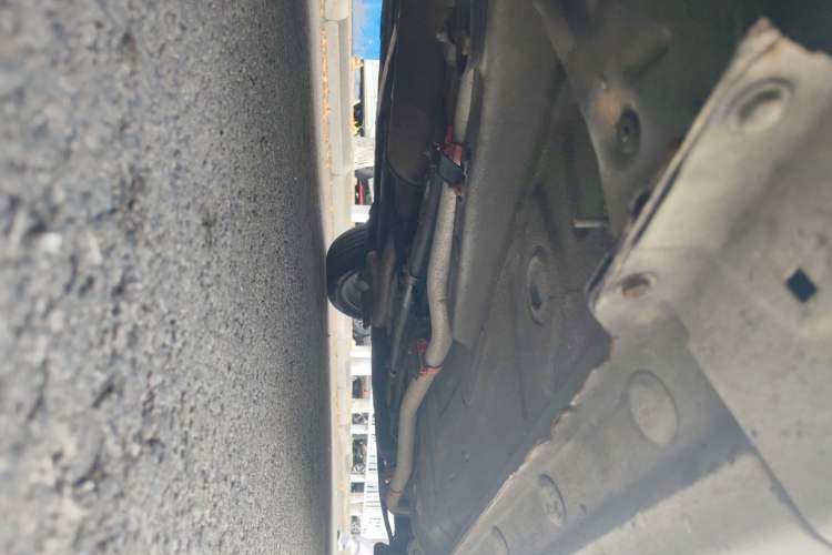 Used BYD Qin New Energy 2015 1.5T Dual-Crown Flagship Plus Edition Chassis Front Left