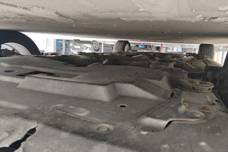 Used BYD Qin New Energy 2015 1.5T Dual-Crown Flagship Plus Edition Chassis Front Left