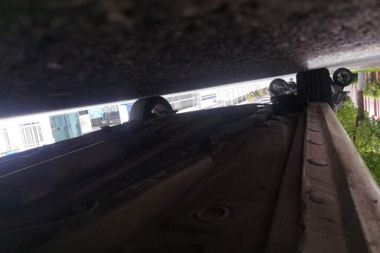 Used BYD Qin New Energy 2015 1.5T Dual-Crown Flagship Plus Edition Chassis Front Right