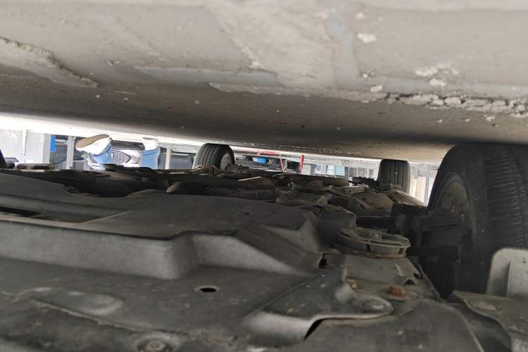 Used BYD Qin New Energy 2015 1.5T Dual-Crown Flagship Plus Edition Chassis Front Right