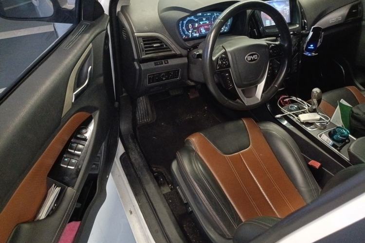 Used BYD Qin New Energy 2015 1.5T Dual-Crown Flagship Edition Driver Seat