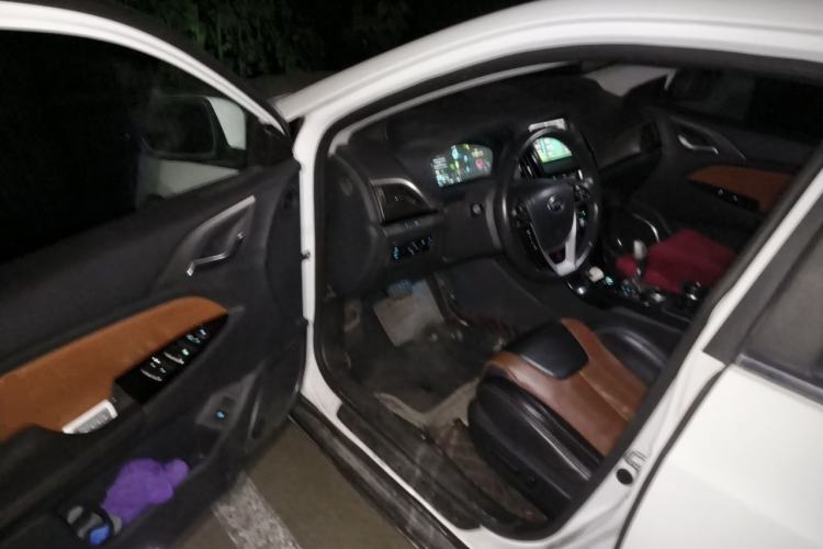 Used BYD Qin New Energy 2015 1.5T Dual-Crown Flagship Edition Driver Seat