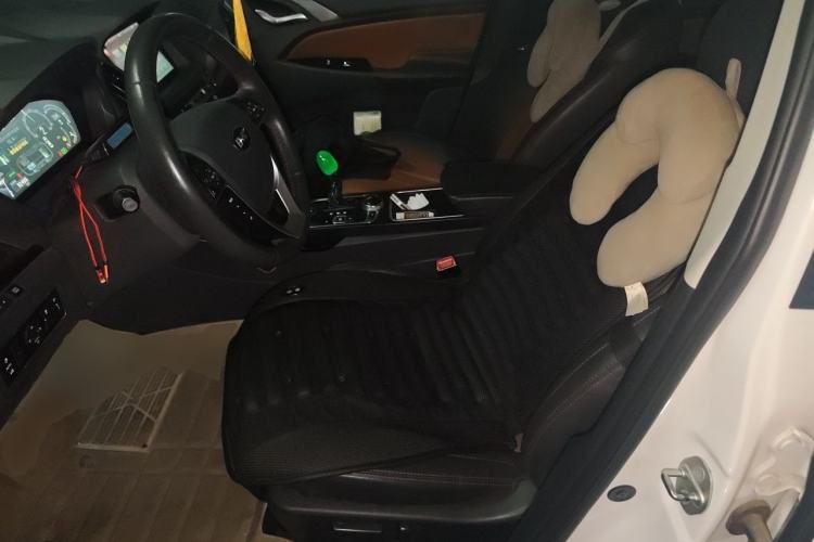 Used BYD Qin New Energy 2015 1.5T Dual-Crown Flagship Edition Driver Seat