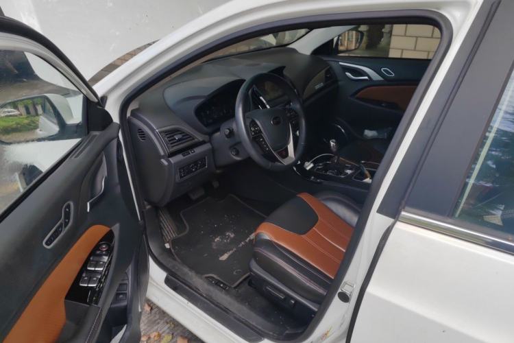 Used BYD Qin New Energy 2015 1.5T Dual-Crown Flagship Plus Edition Driver Seat