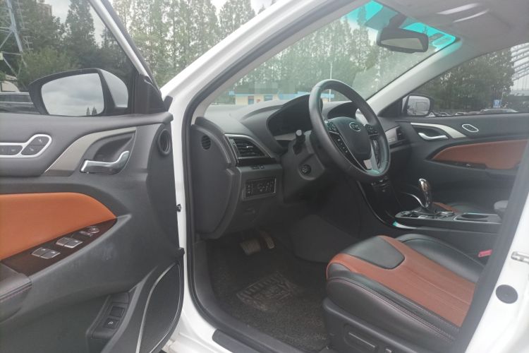 Used BYD Qin New Energy 2015 1.5T Dual-Crown Flagship Plus Edition Driver Seat