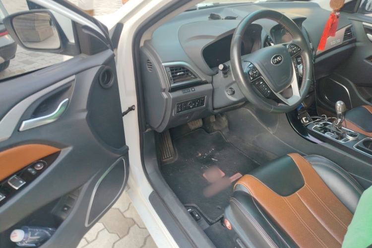 Used BYD Qin New Energy 2015 1.5T Dual-Crown Flagship Plus Edition Driver Seat