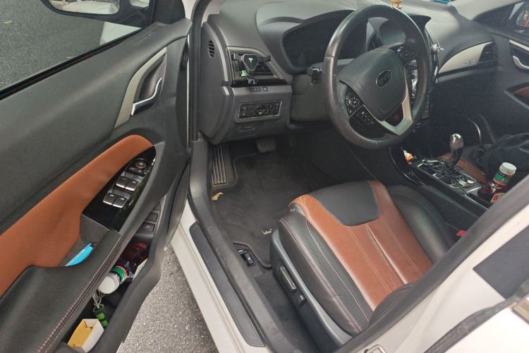 Used BYD Qin New Energy 2015 1.5T Dual-Crown Flagship Edition Driver Seat