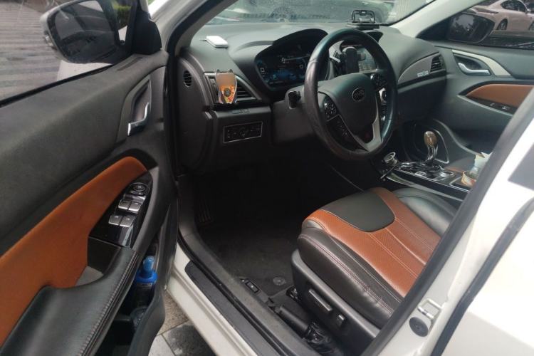 Used BYD Qin New Energy 2015 1.5T Dual-Crown Flagship Edition Driver Seat