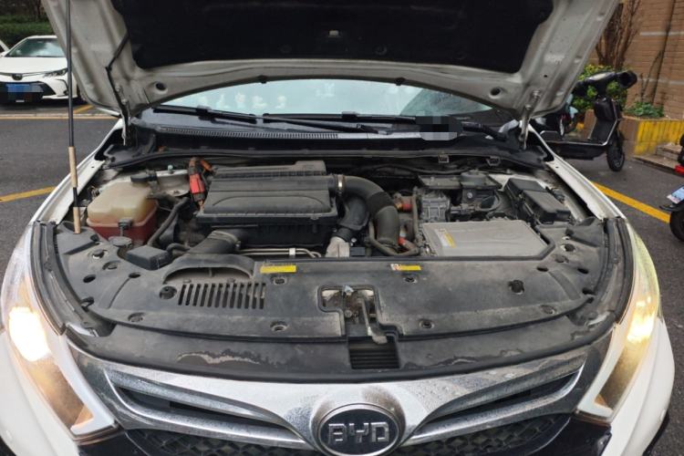 Used BYD Qin New Energy 2015 1.5T Dual-Crown Flagship Plus Edition Engine Bay