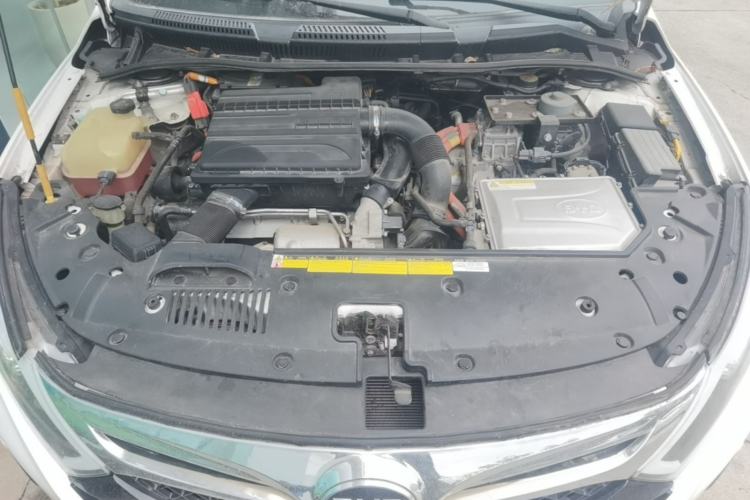 Used BYD Qin New Energy 2015 1.5T Dual-Crown Flagship Plus Edition Engine Bay