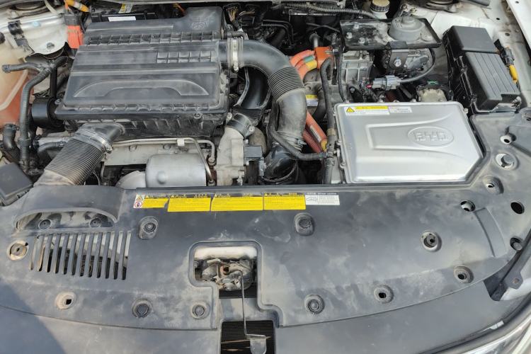 Used BYD Qin New Energy 2015 1.5T Dual-Crown Flagship Edition Engine Bay