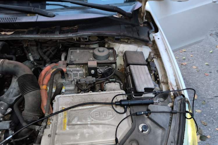 Used BYD Qin New Energy 2015 1.5T Dual-Crown Flagship Edition Engine Bay Left