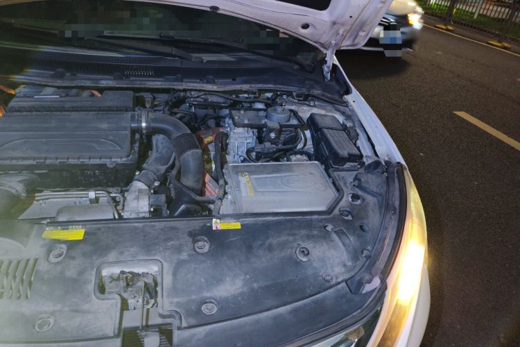 Used BYD Qin New Energy 2015 1.5T Dual-Crown Flagship Edition Engine Bay Left