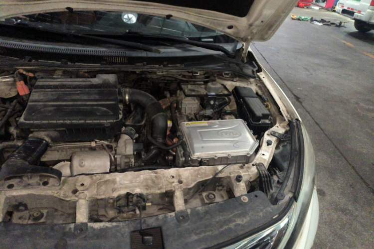 Used BYD Qin New Energy 2015 1.5T Dual-Crown Flagship Edition Engine Bay Left