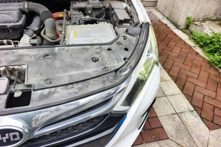 Used BYD Qin New Energy 2015 1.5T Dual-Crown Flagship Plus Edition Engine Bay Left