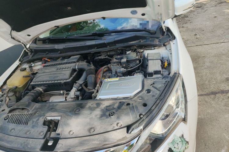 Used BYD Qin New Energy 2015 1.5T Dual-Crown Flagship Plus Edition Engine Bay Left