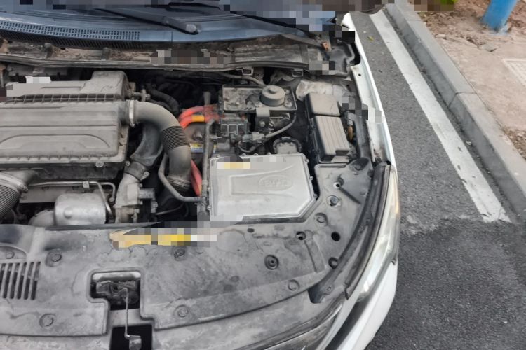 Used BYD Qin New Energy 2015 1.5T Dual-Crown Flagship Plus Edition Engine Bay Left