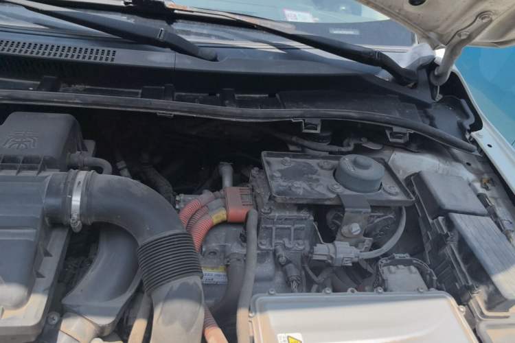 Used BYD Qin New Energy 2015 1.5T Dual-Crown Flagship Plus Edition Engine Bay Left