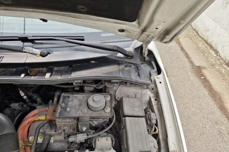 Used BYD Qin New Energy 2015 1.5T Dual-Crown Flagship Plus Edition Engine Bay Left