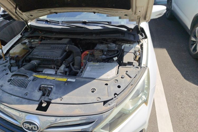 Used BYD Qin New Energy 2015 1.5T Dual-Crown Flagship Plus Edition Engine Bay Left