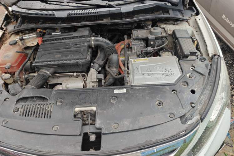 Used BYD Qin New Energy 2015 1.5T Dual-Crown Flagship Plus Edition Engine Bay Left