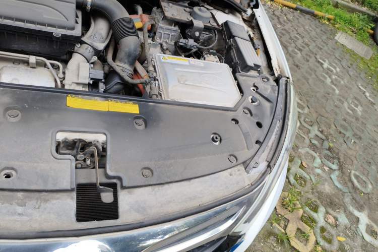 Used BYD Qin New Energy 2015 1.5T Dual-Crown Flagship Plus Edition Engine Bay Left