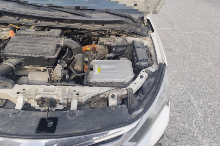 Used BYD Qin New Energy 2015 1.5T Dual-Crown Flagship Edition Engine Bay Left