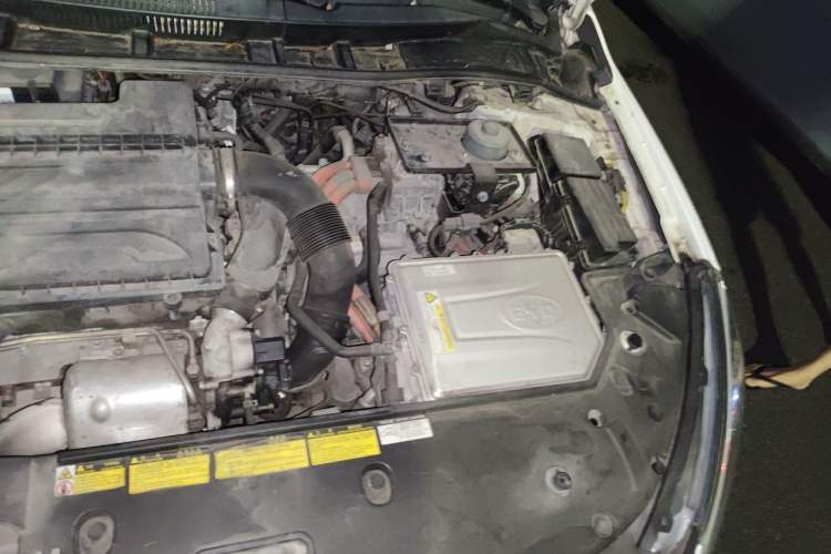 Used BYD Qin New Energy 2015 1.5T Dual-Crown Flagship Edition Engine Bay Left