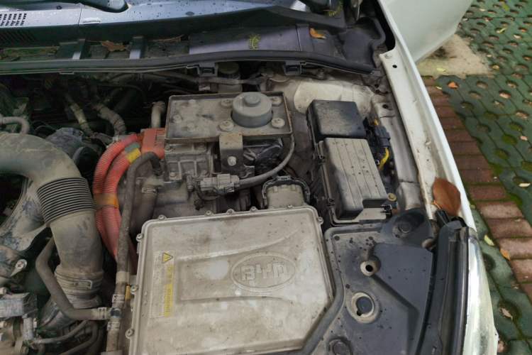 Used BYD Qin New Energy 2015 1.5T Dual-Crown Flagship Edition Engine Bay Left