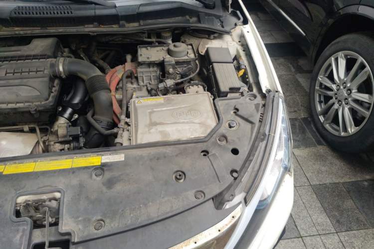 Used BYD Qin New Energy 2015 1.5T Dual-Crown Flagship Edition Engine Bay Left