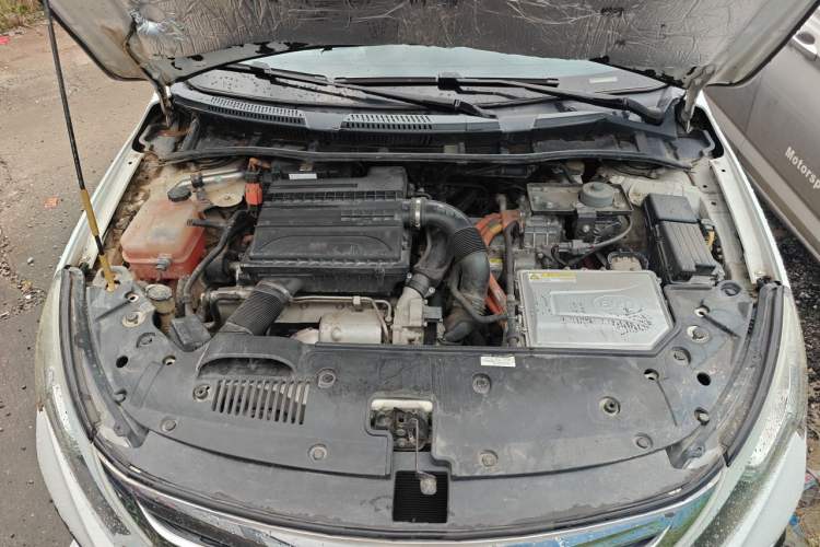 Used BYD Qin New Energy 2015 1.5T Dual-Crown Flagship Plus Edition Engine Bay