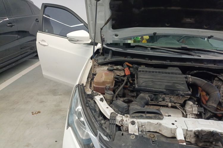 Used BYD Qin New Energy 2015 1.5T Dual-Crown Flagship Edition Engine Bay Right