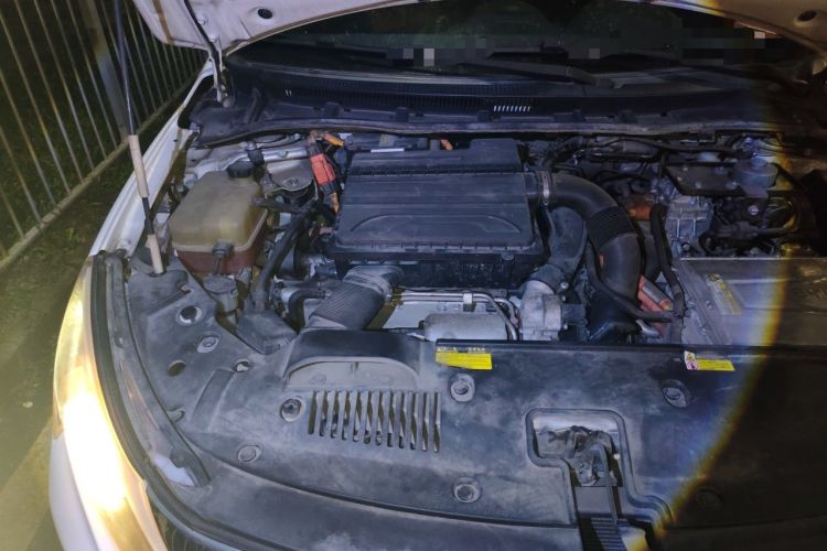 Used BYD Qin New Energy 2015 1.5T Dual-Crown Flagship Edition Engine Bay Right