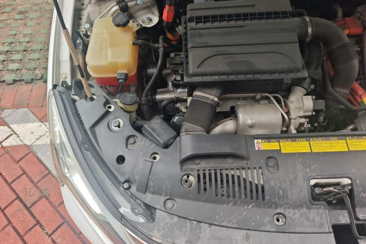 Used BYD Qin New Energy 2015 1.5T Dual-Crown Flagship Plus Edition Engine Bay Right