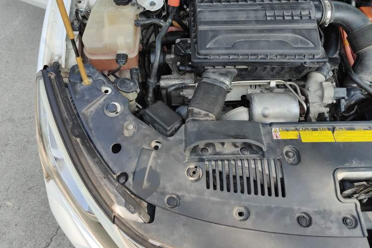 Used BYD Qin New Energy 2015 1.5T Dual-Crown Flagship Edition Engine Bay Right