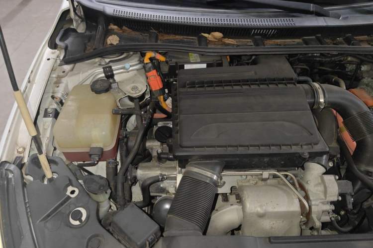 Used BYD Qin New Energy 2015 1.5T Dual-Crown Flagship Plus Edition Engine Bay Right