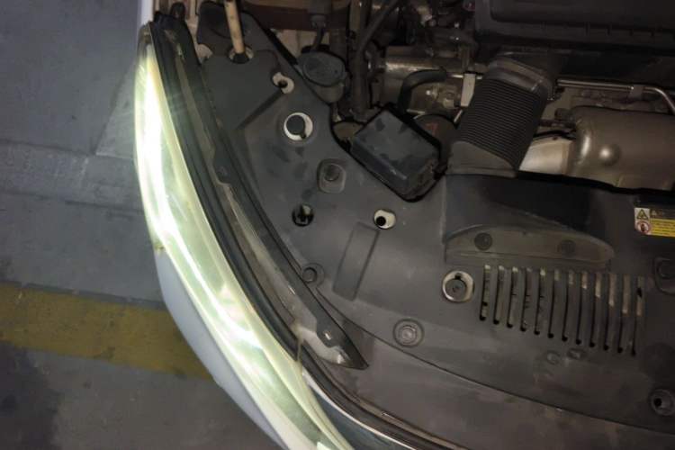 Used BYD Qin New Energy 2015 1.5T Dual-Crown Flagship Edition Engine Bay Right
