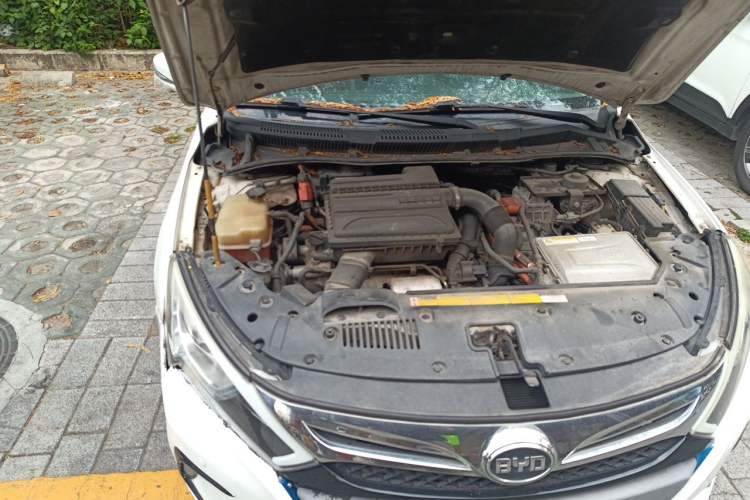 Used BYD Qin New Energy 2015 1.5T Dual-Crown Flagship Plus Edition Engine Bay Right