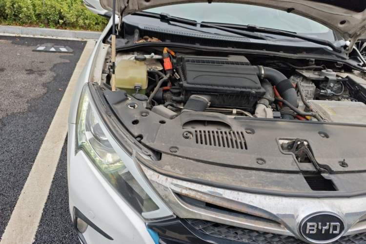 Used BYD Qin New Energy 2015 1.5T Dual-Crown Flagship Plus Edition Engine Bay Right