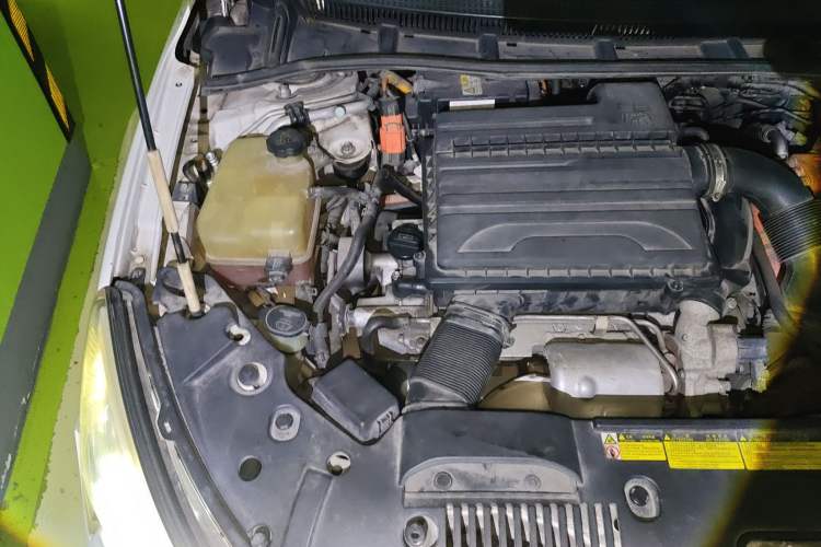 Used BYD Qin New Energy 2015 1.5T Dual-Crown Flagship Edition Engine Bay Right
