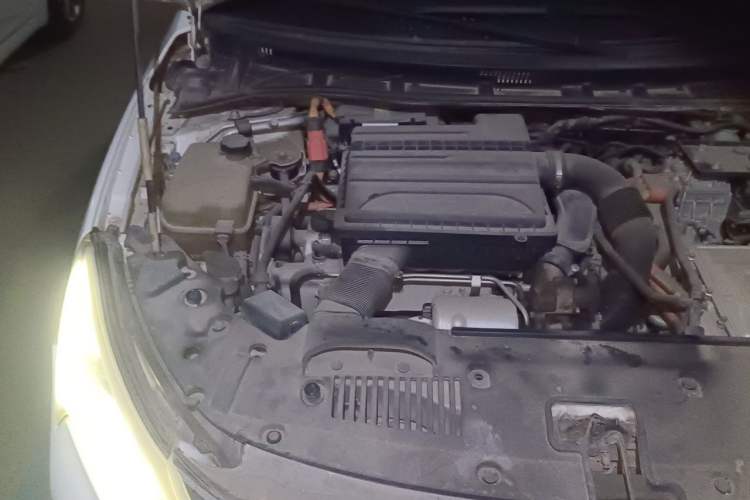 Used BYD Qin New Energy 2015 1.5T Dual-Crown Flagship Plus Edition Engine Bay Right