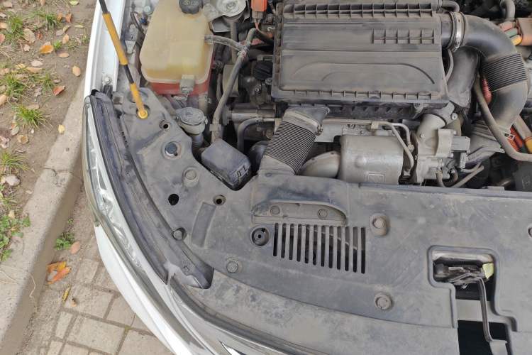 Used BYD Qin New Energy 2015 1.5T Dual-Crown Flagship Plus Edition Engine Bay Right