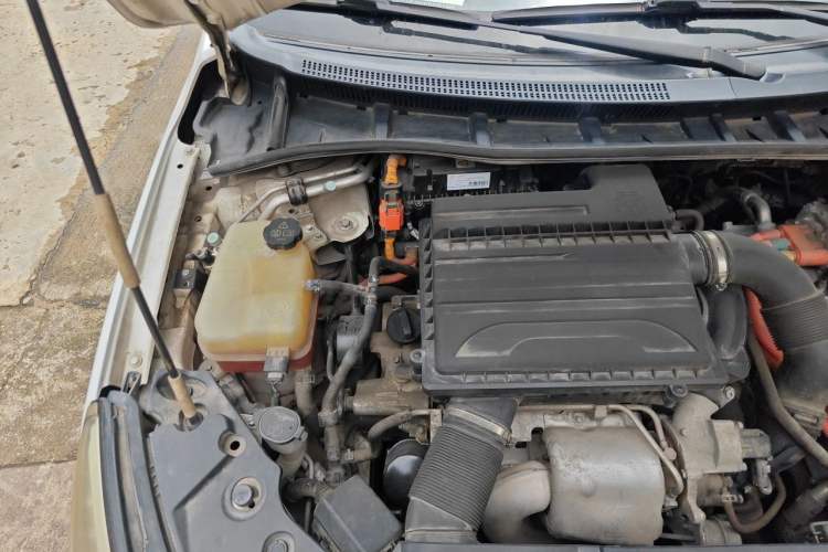 Used BYD Qin New Energy 2015 1.5T Dual-Crown Flagship Plus Edition Engine Bay Right